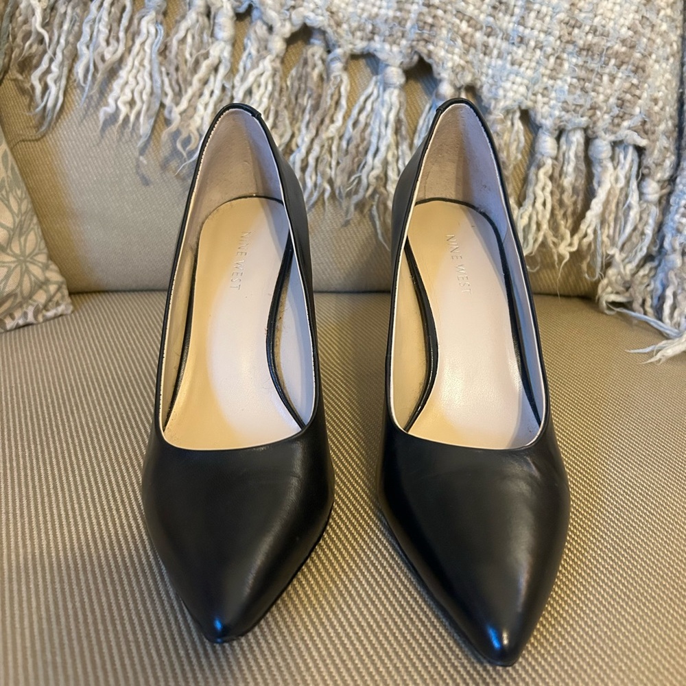 Nine West Classic Black Pumps